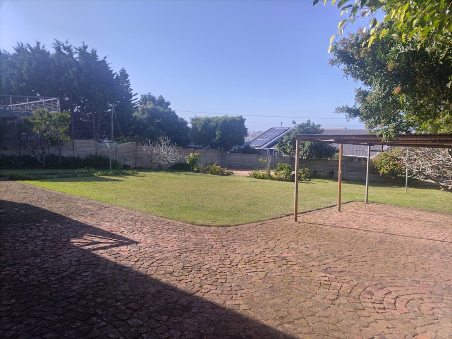 To Let 3 Bedroom Property for Rent in Dana Bay Western Cape